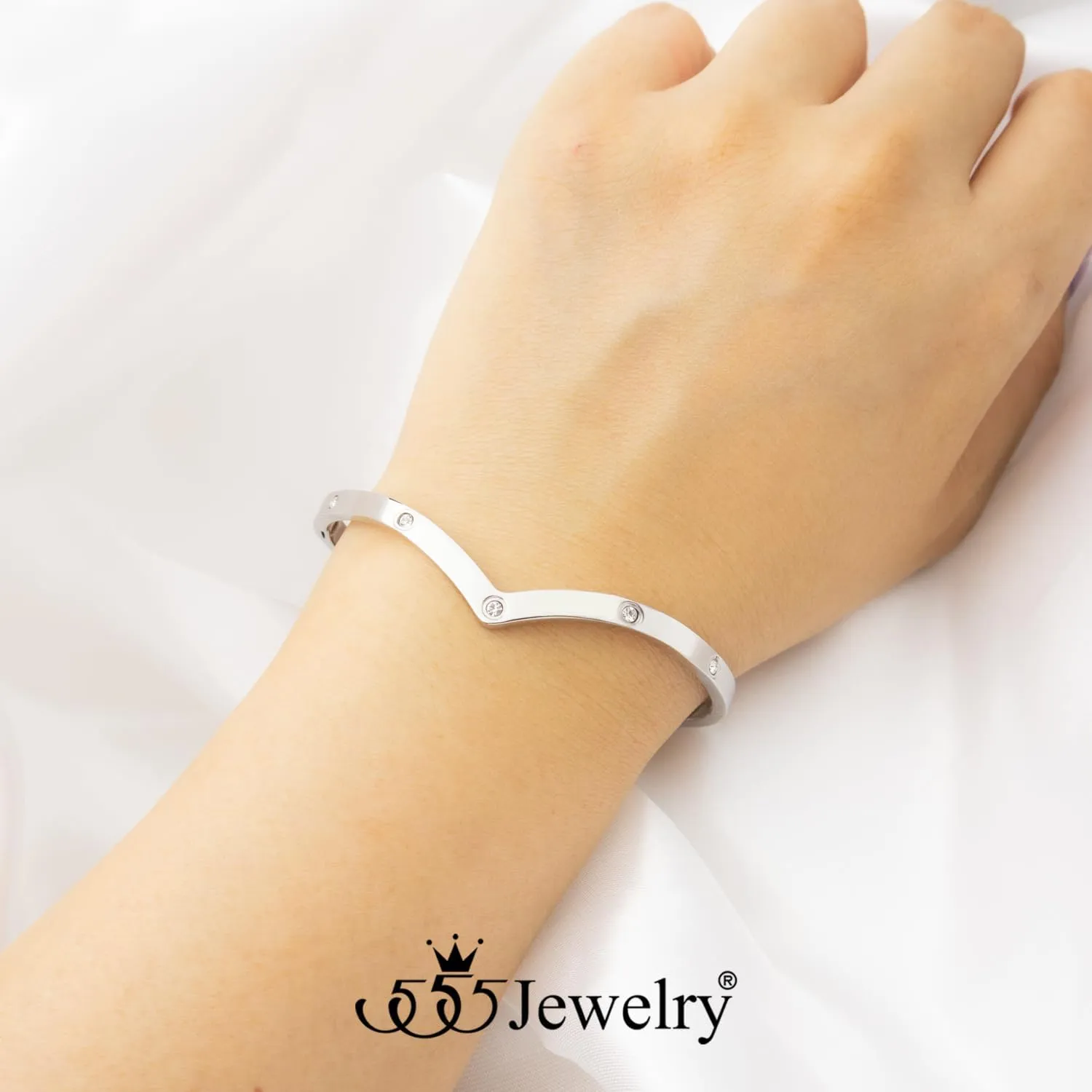 555Jewelry Stainless Steel Bracelets for Women Thin Cubic Zirconia Bangle Bracelets for Women CZ Love Heart Ladies Friendship Wrist Cuff