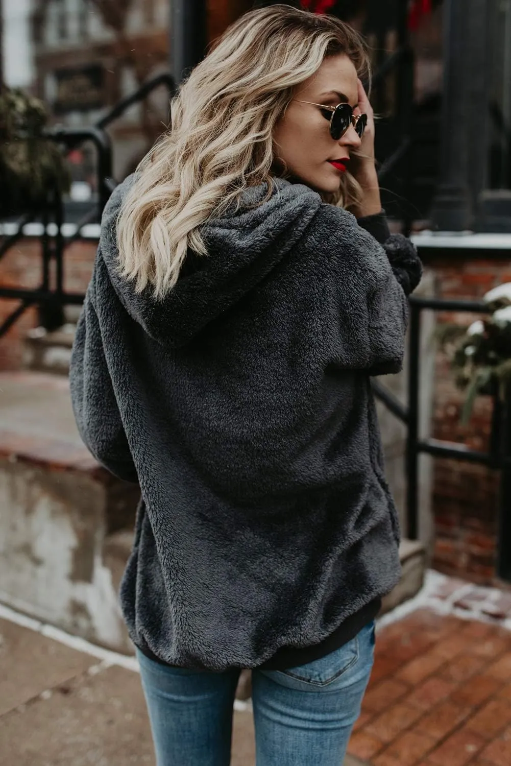 Acelitt Womens Oversized Fuzzy Fleece Sweatshirts with Pockets,S-XXL