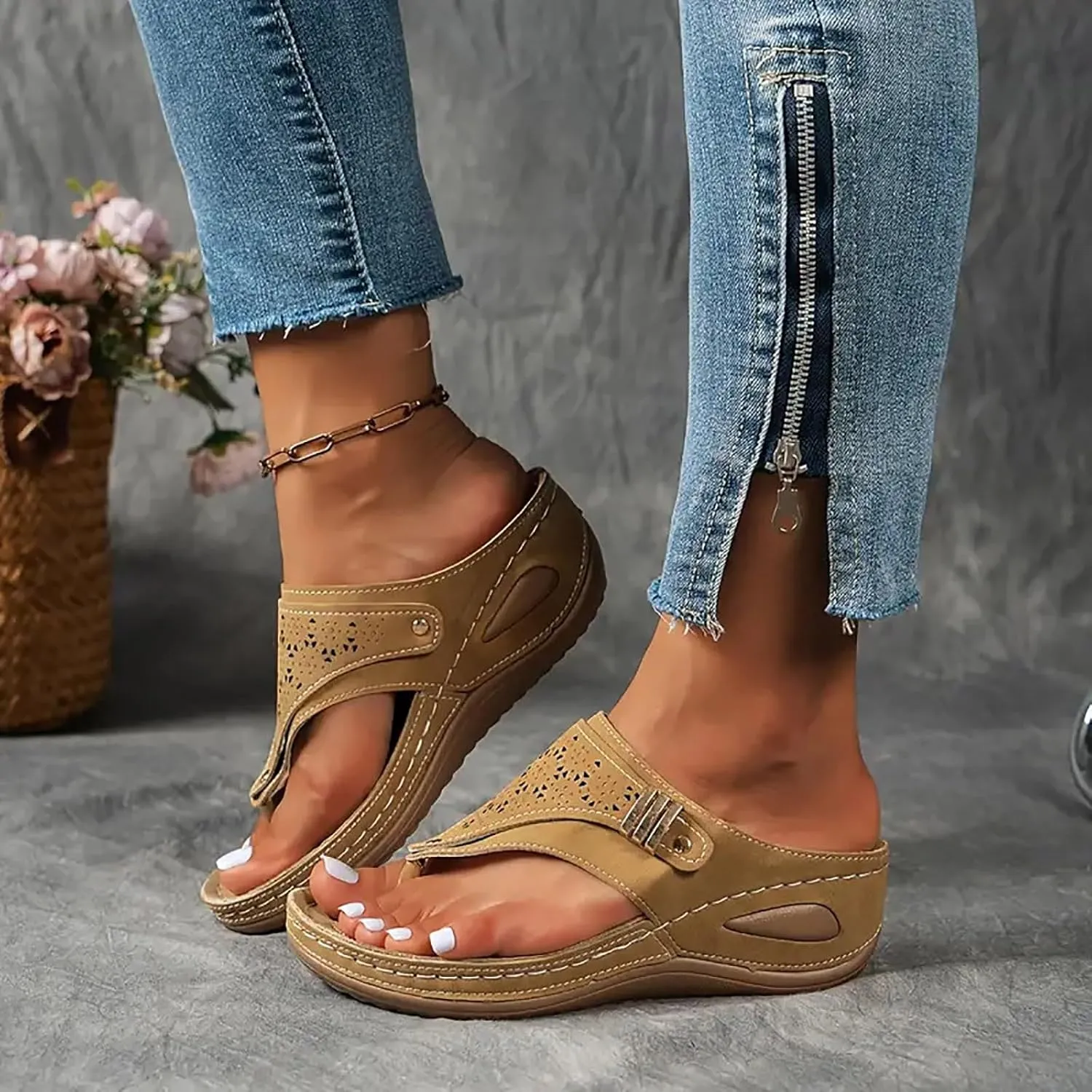 AMDBEL Orthopedic Sandals for Women,Sandals for Women Dressy Summer Wide Width Arch Support Clip Toe Flip Flops Casual Shoes