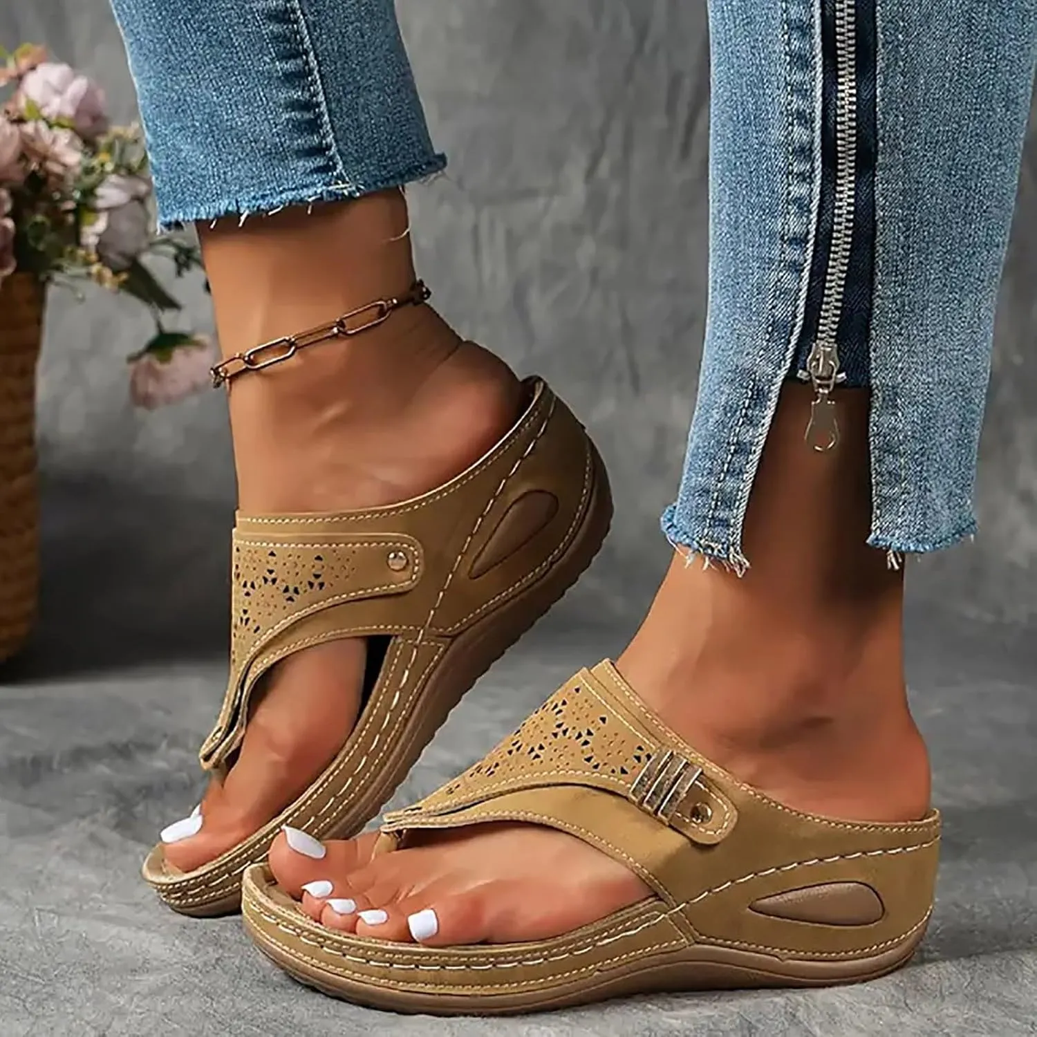 AMDBEL Orthopedic Sandals for Women,Sandals for Women Dressy Summer Wide Width Arch Support Clip Toe Flip Flops Casual Shoes