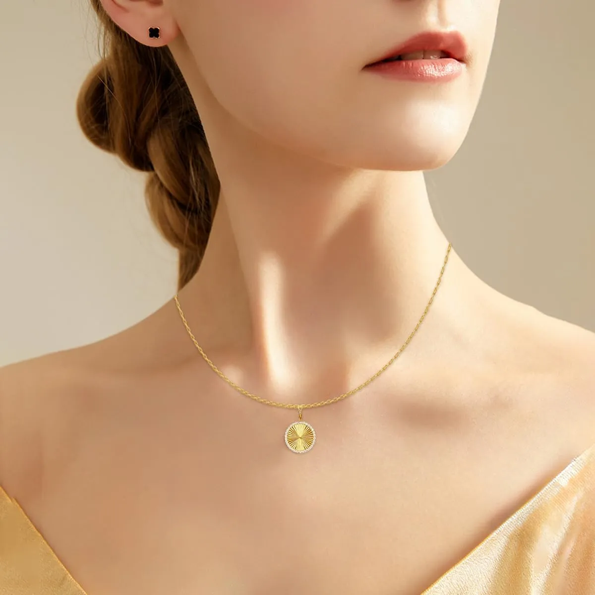 Christmas Gifts for WomenWomen's Pendant Necklace, 18K Gold Diamond NecklaceWomen's Simple Gold Necklace, Gold Fashion GiftGold Round Necklace, Gold Oval Necklace