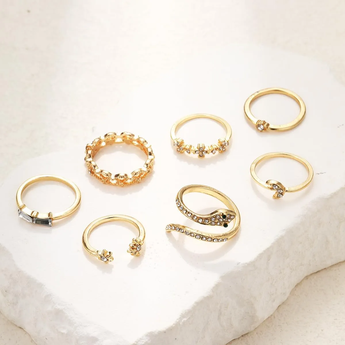 INENIMARTJ Boho Rings for Women Teen Girls,Gold Stacking Rings Set Vintage Knuckle Stackable Moon Star Snake Butterfly Heart Flower Leaf Top Finger Rings