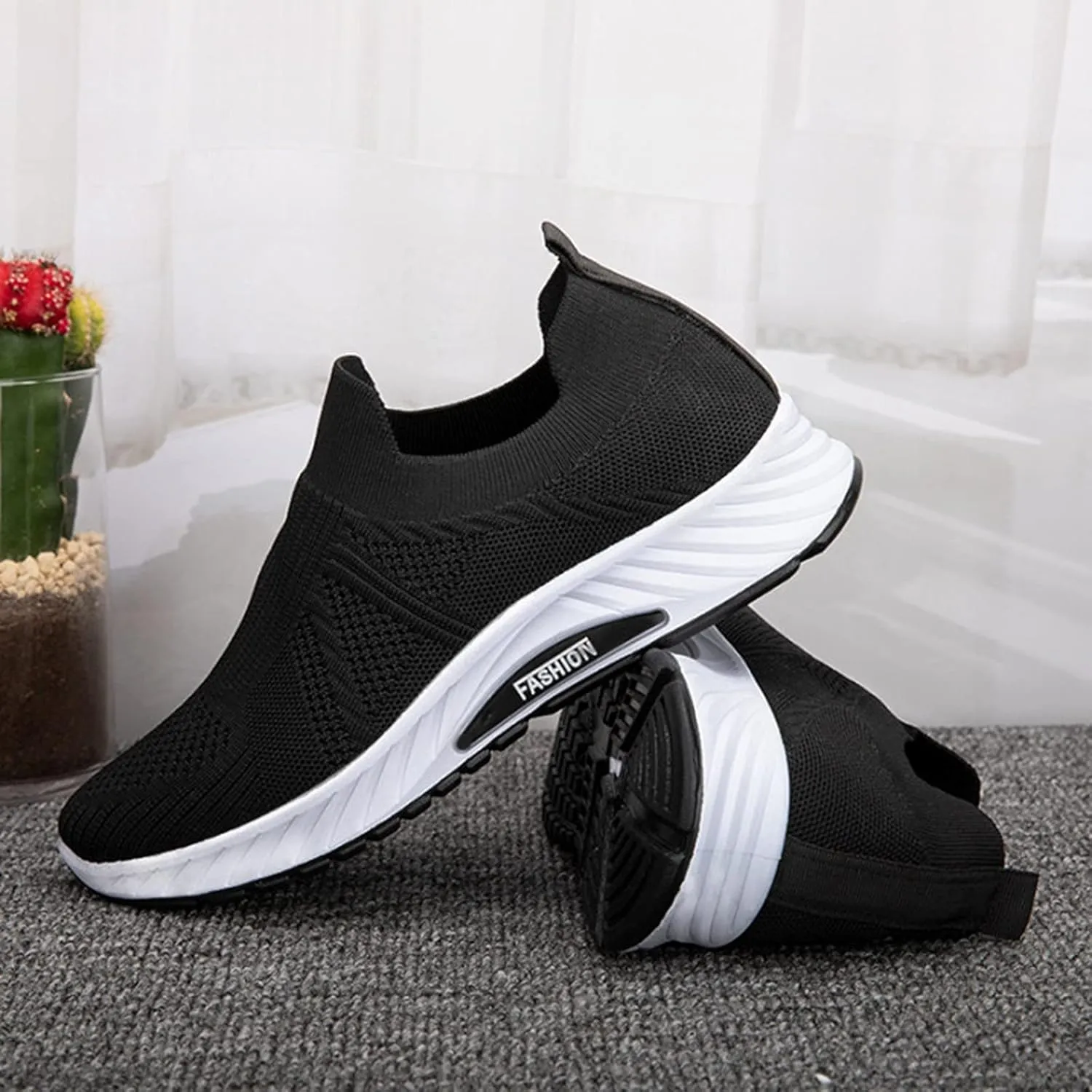 Mens Slip on Outdoor Shoes with Breathable Mesh Knit Lightweight Non-Slip Hiking Shoes for Men Arch Support Walking Sneakers Durable Quick Drying Summer Hiking Fitness Daily Work Wear