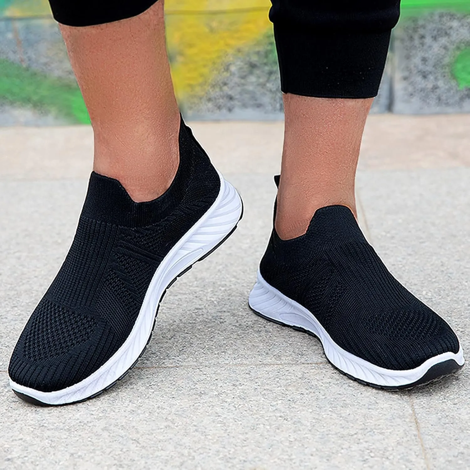 Mens Slip on Outdoor Shoes with Breathable Mesh Knit Lightweight Non-Slip Hiking Shoes for Men Arch Support Walking Sneakers Durable Quick Drying Summer Hiking Fitness Daily Work Wear